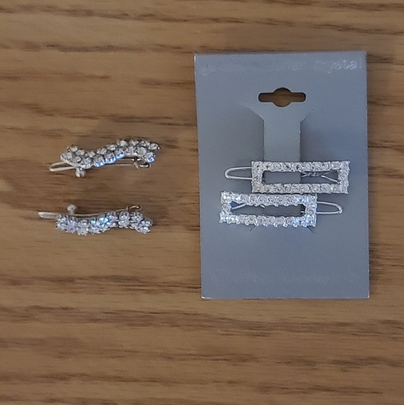 Two Pairs of Tiny Hair Barretts - Picture 1 of 3